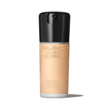 Mac Cosmetics - Studio Radiance Serum-Powered™ Foundation - NC18 Mac Cosmetics - Studio Radiance Serum-Powered™ Foundation - NC18