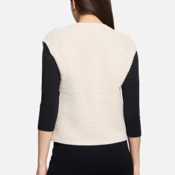 Grobstrickjacke ohne Arm Grobstrickjacke ohne Arm