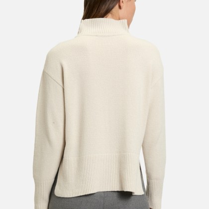 Strickpullover mit Lurexfaden Strickpullover mit Lurexfaden