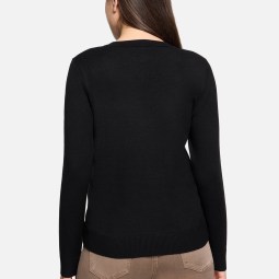 Strickpullover mit U-Boot-Ausschnitt Strickpullover mit U-Boot-Ausschnitt