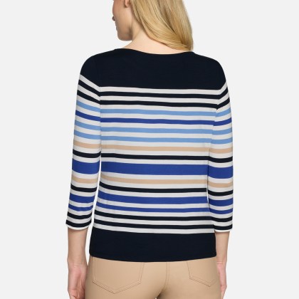 Basic Shirt mit U-Boot-Ausschnitt Basic Shirt mit U-Boot-Ausschnitt