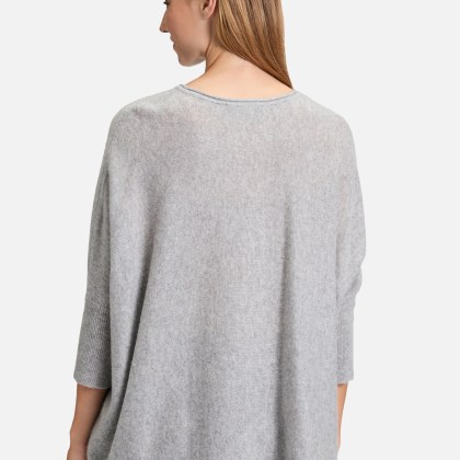 Kaschmir-Pullover mit überschnittenen Ärmeln Kaschmir-Pullover mit überschnittenen Ärmeln