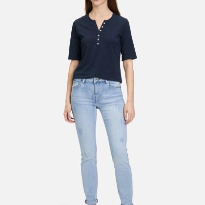 Basic Shirt mit Knöpfen – Bild 2