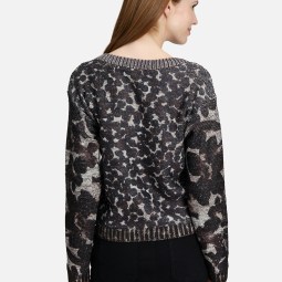 Grobstrick-Pullover mit Pailletten Grobstrick-Pullover mit Pailletten