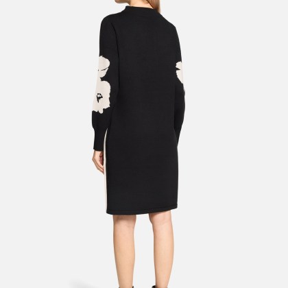 Strickkleid mit Stehkragen Strickkleid mit Stehkragen