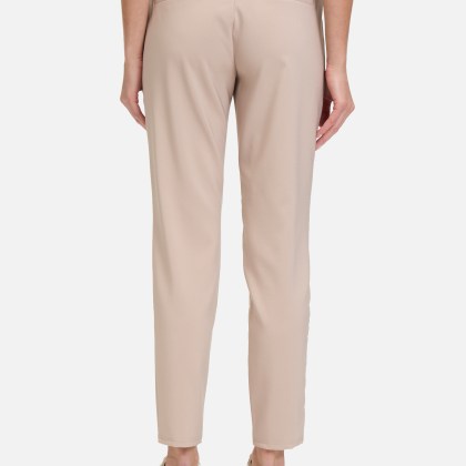 Stretch-Hose mit elastischem Bund Stretch-Hose mit elastischem Bund