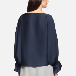 Satin-Bluse mit U-Boot-Ausschnitt Satin-Bluse mit U-Boot-Ausschnitt