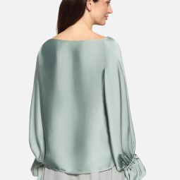Satin-Bluse mit U-Boot-Ausschnitt Satin-Bluse mit U-Boot-Ausschnitt