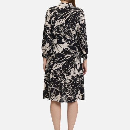 Hemdblusenkleid mit Bindegürtel Hemdblusenkleid mit Bindegürtel