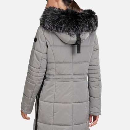 Steppjacke mit Kapuze Steppjacke mit Kapuze