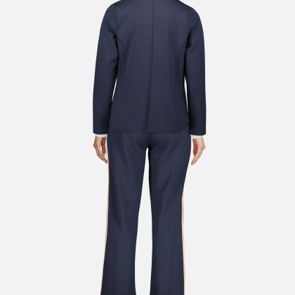 Kurzblazer mit aufgesetzten Taschen Kurzblazer mit aufgesetzten Taschen