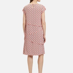 Jerseykleid mit Stufen Jerseykleid mit Stufen