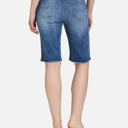 Jeans-Shorts mit aufgesetzten Taschen Jeans-Shorts mit aufgesetzten Taschen