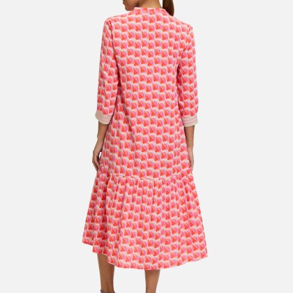 Stufenkleid mit 3/4 Arm Stufenkleid mit 3/4 Arm