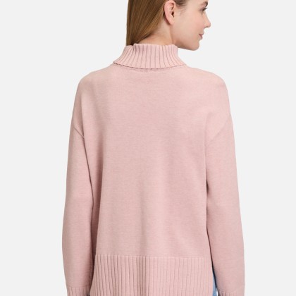 Feinstrickpullover mit hohem Kragen Feinstrickpullover mit hohem Kragen