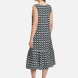 Stufenkleid weiter Ausschnitt Stufenkleid weiter Ausschnitt