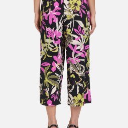 Schlupfhose mit Eingrifftaschen Schlupfhose mit Eingrifftaschen