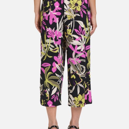 Schlupfhose mit Eingrifftaschen Schlupfhose mit Eingrifftaschen