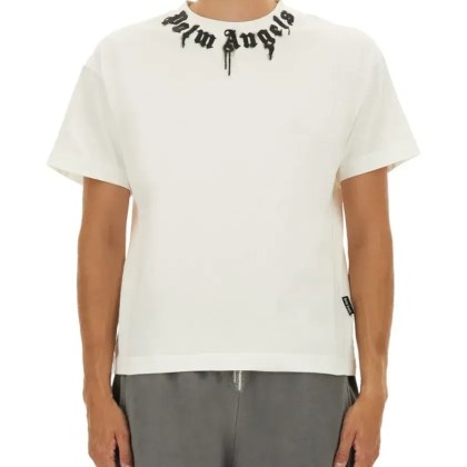 Palm Angels - Boxy-Fit White T-Shirt With Gothic Logo Design - Größe XL - weiß Palm Angels - Boxy-Fit White T-Shirt With Gothic Logo Design - Größe XL - weiß