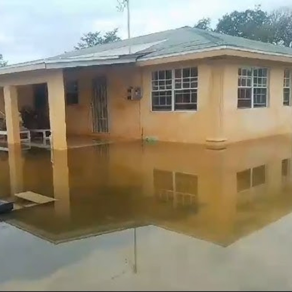 Az Oszkár hurrikán a Bahamák felé tart, miután Kuba keleti részére özönvízszerű esővel és életveszélyes áradásokkal csapott le Az Oszkár hurrikán a Bahamák felé tart, miután Kuba keleti részére özönvízszerű esővel és életveszélyes áradásokkal csapott le
