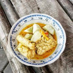 Resep Lontong Tuyuhan: Kuliner Khas yang Menggugah Selera Resep Lontong Tuyuhan: Kuliner Khas yang Menggugah Selera
