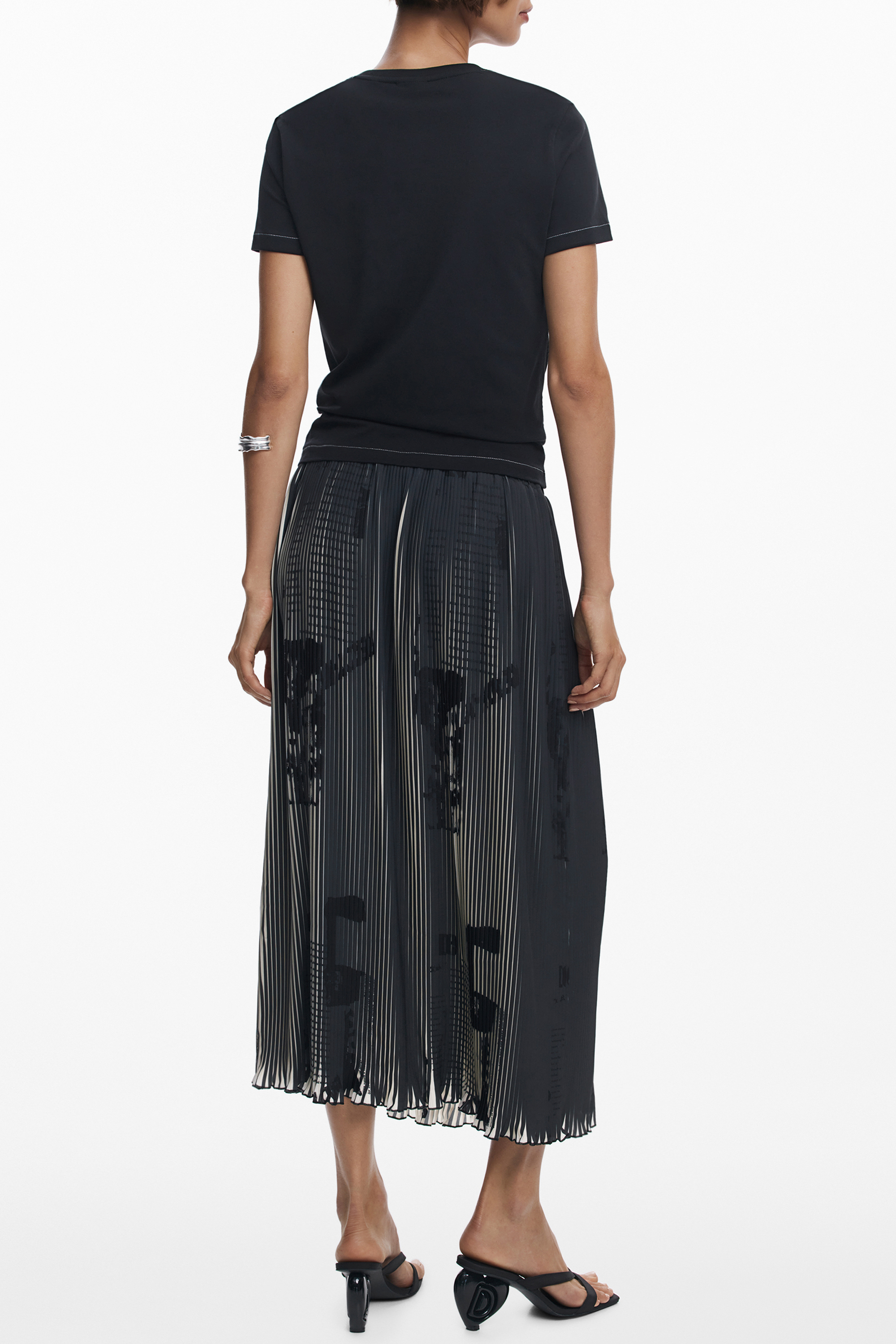 DESIGUAL WOMEN SHORT-SLEEVE T-SHIRT BLACK