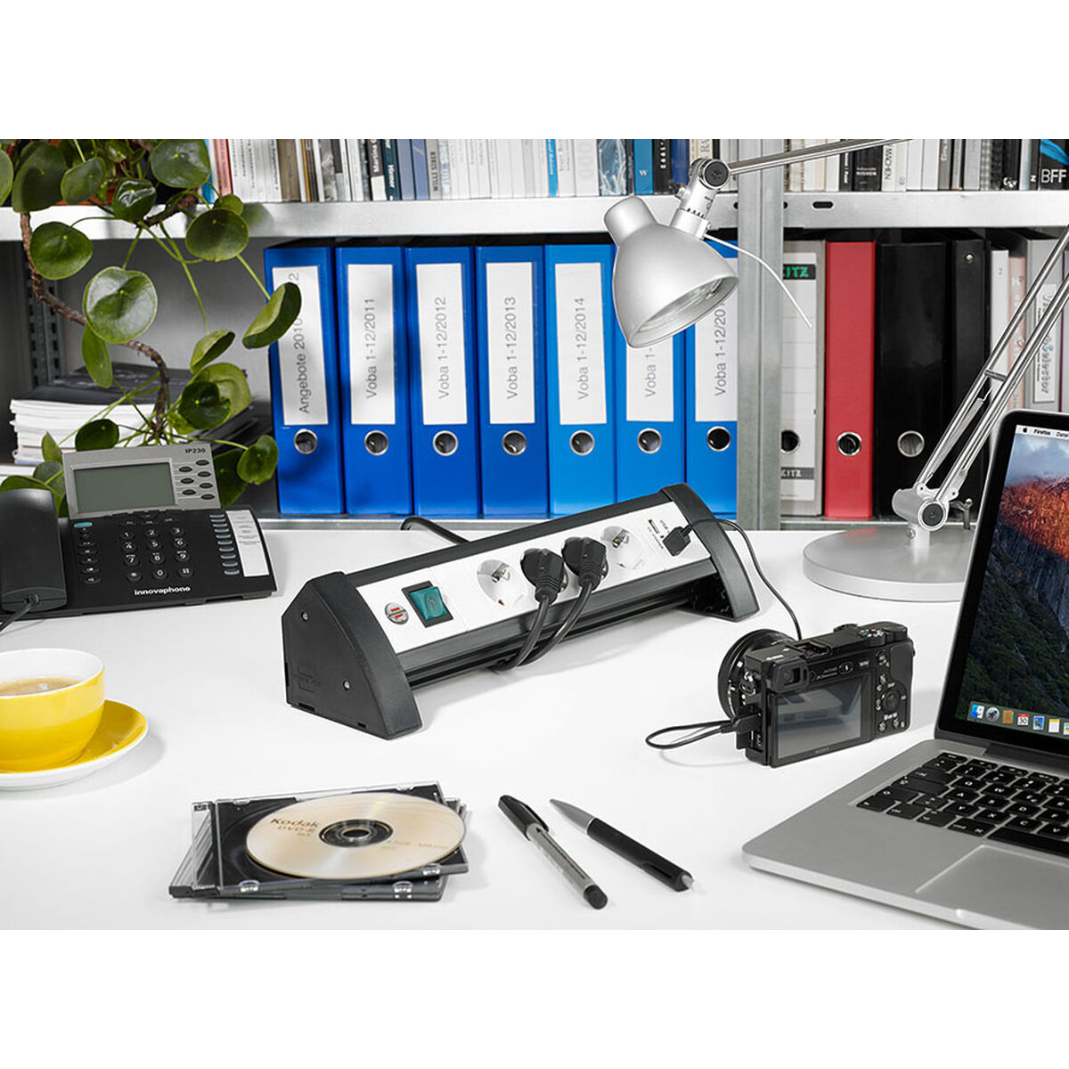 4-socket plugboard with power switch Brennenstuhl Premium-Office-Line 3600 W Black USB x 2 (1,8 m)