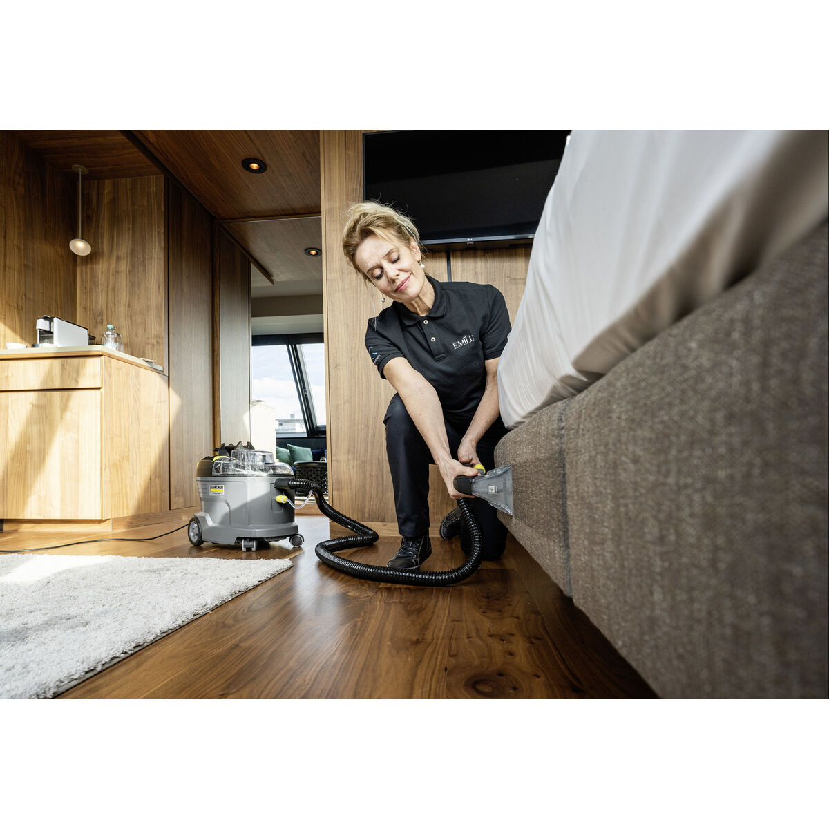 vacuum cleaner Krcher Puzzi 8/1 Yellow Black Grey 1200 W