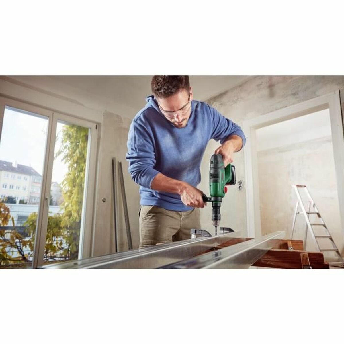 Driver Drill BOSCH UniversalHammer 18V 2,5 Ah