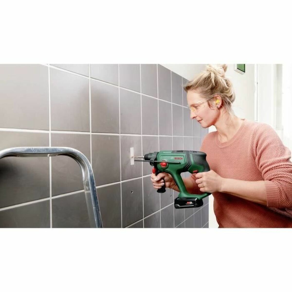 Driver Drill BOSCH UniversalHammer 18V 2,5 Ah