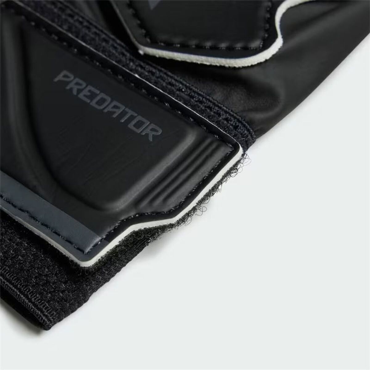 Children’s Goalkeeper Gloves Adidas Predator Training Black