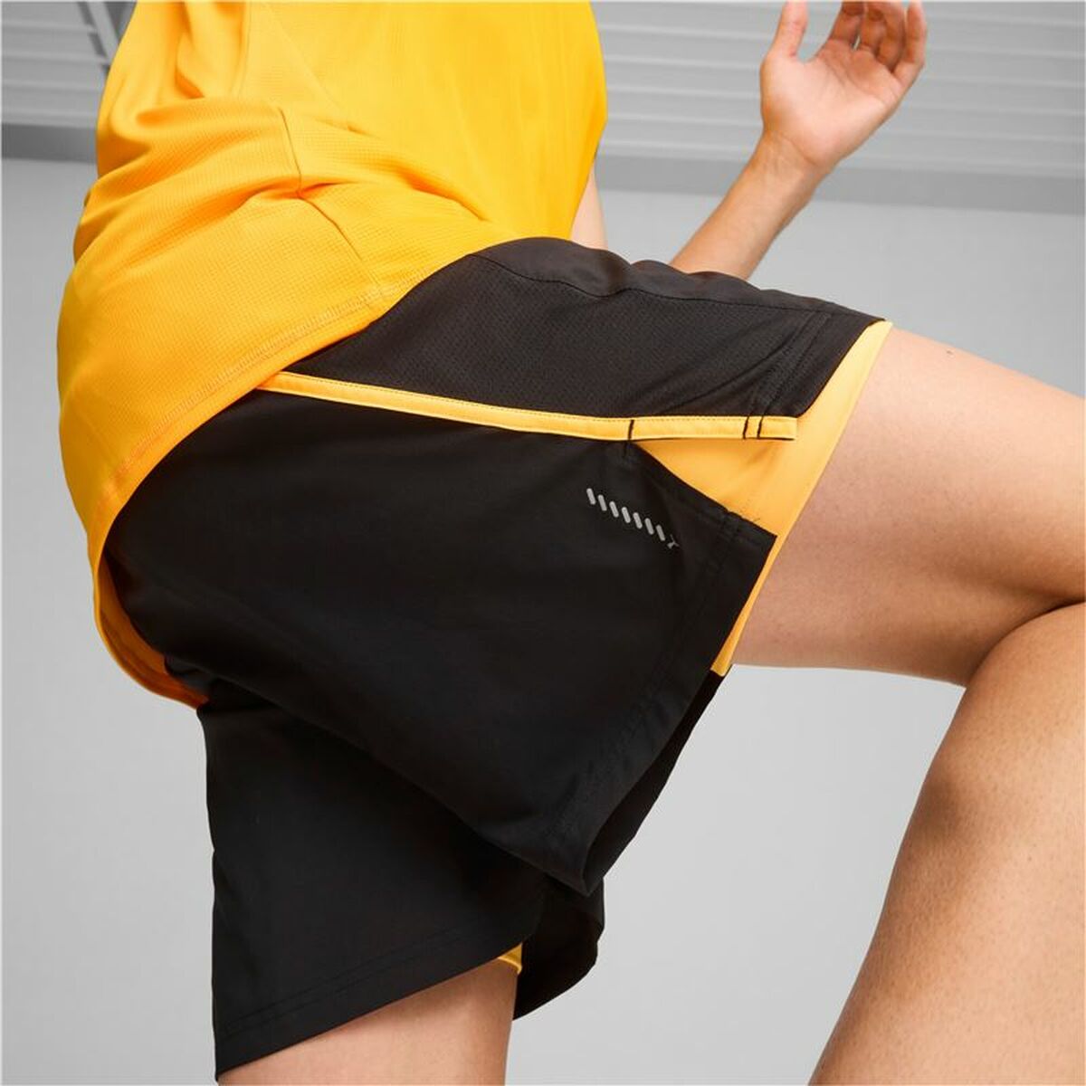 Men’s Sports Shorts Puma Run Favorite Velocity Woven 2In1