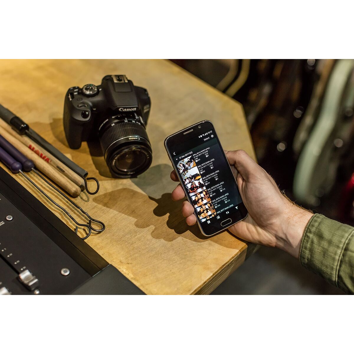 Reflex camera Canon EOS2000 18-55IS