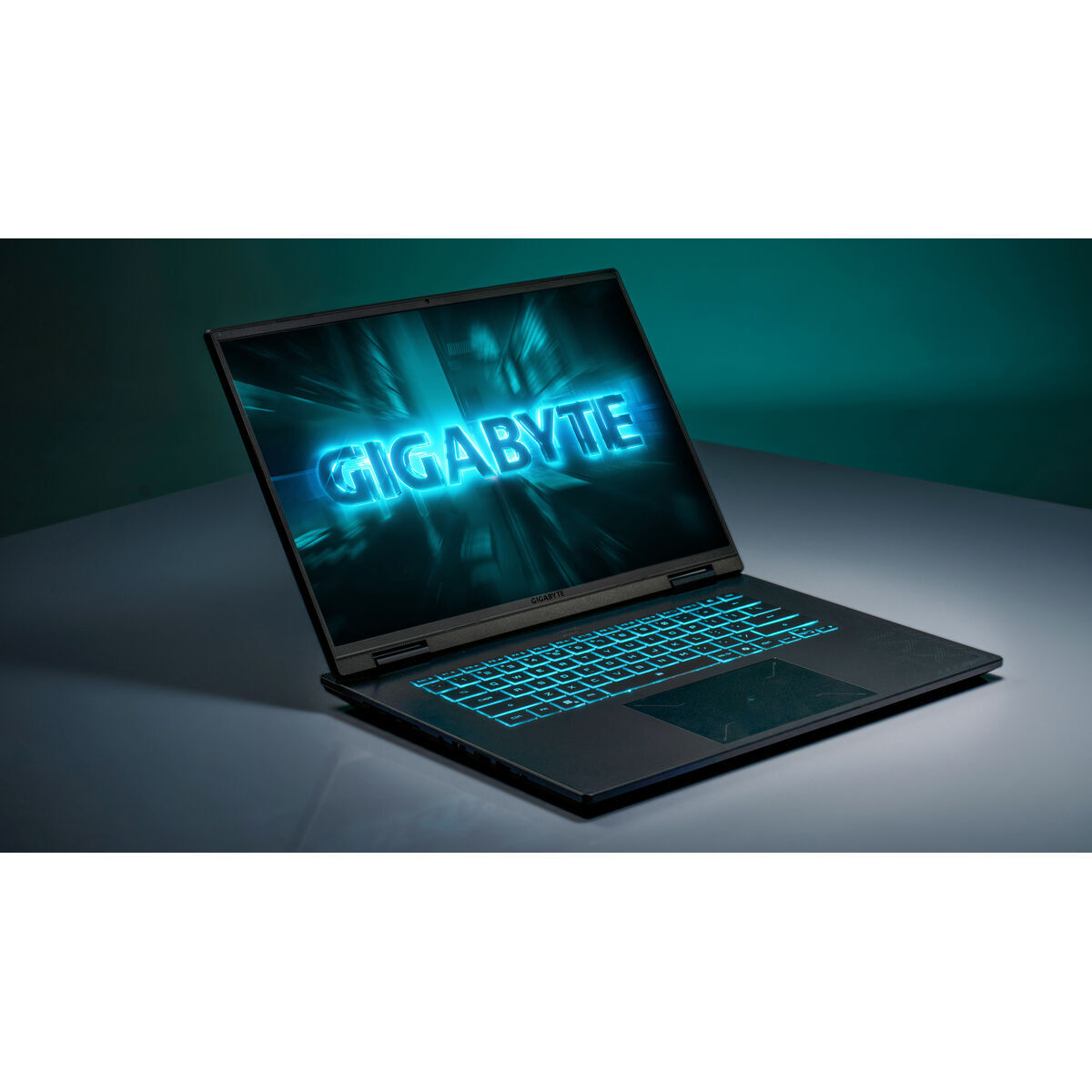Laptop Gigabyte GAMING A16 CVHI3ES894SD 16″ Intel Core i7-13620H 16 GB RAM 8 GB RAM 32 GB RAM 1 TB SSD geforce rtx 5060 (Refurbi