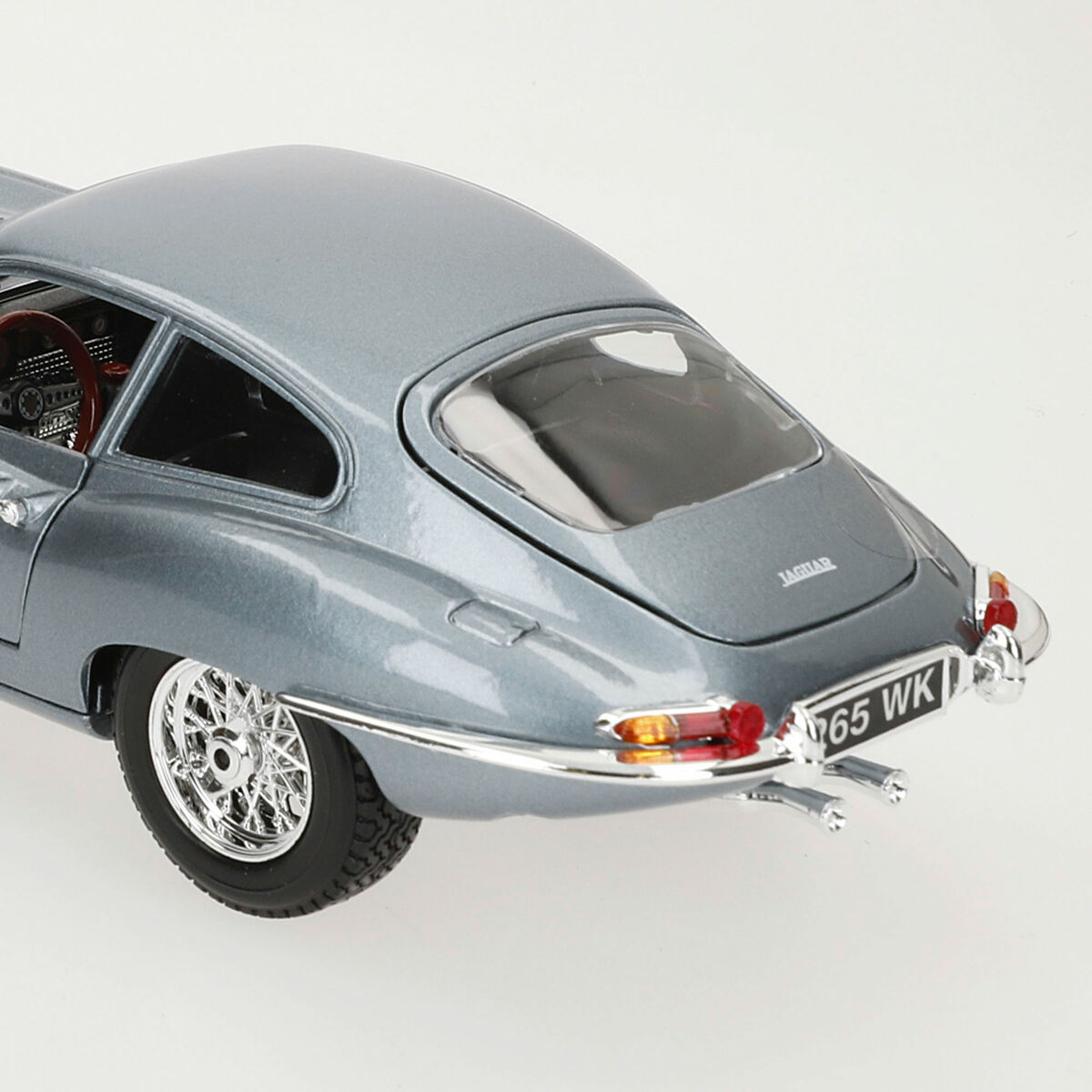 Car Bburago GT-Jaguar “E” Coupe (1961) 1:18