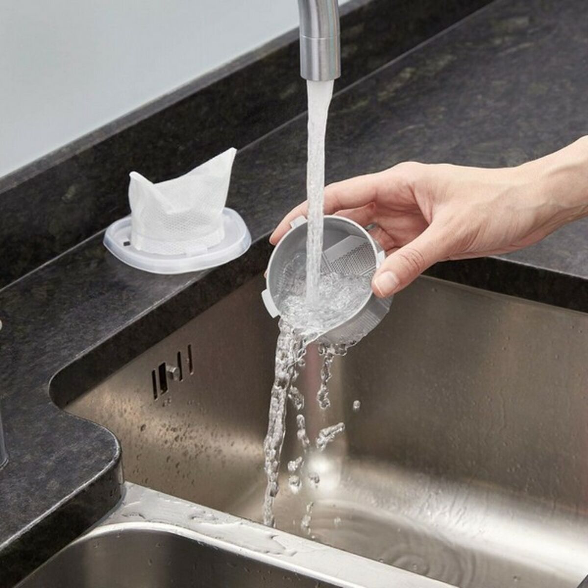 Handheld Hoover Black & Decker NVC115JL-QW 0,32 L 7,5 W