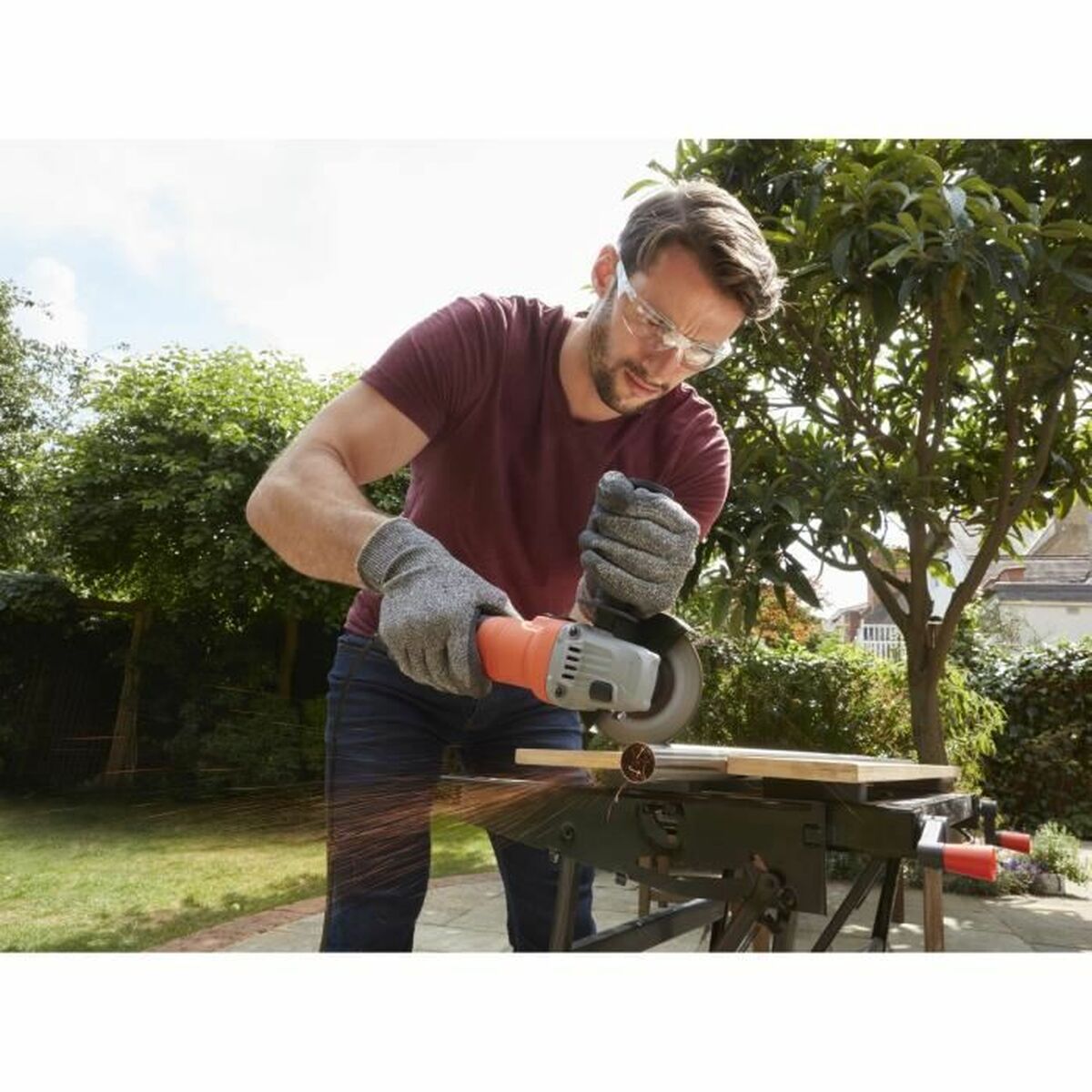 Angle grinder Black & Decker BEG010-QS  115 mm 710 W