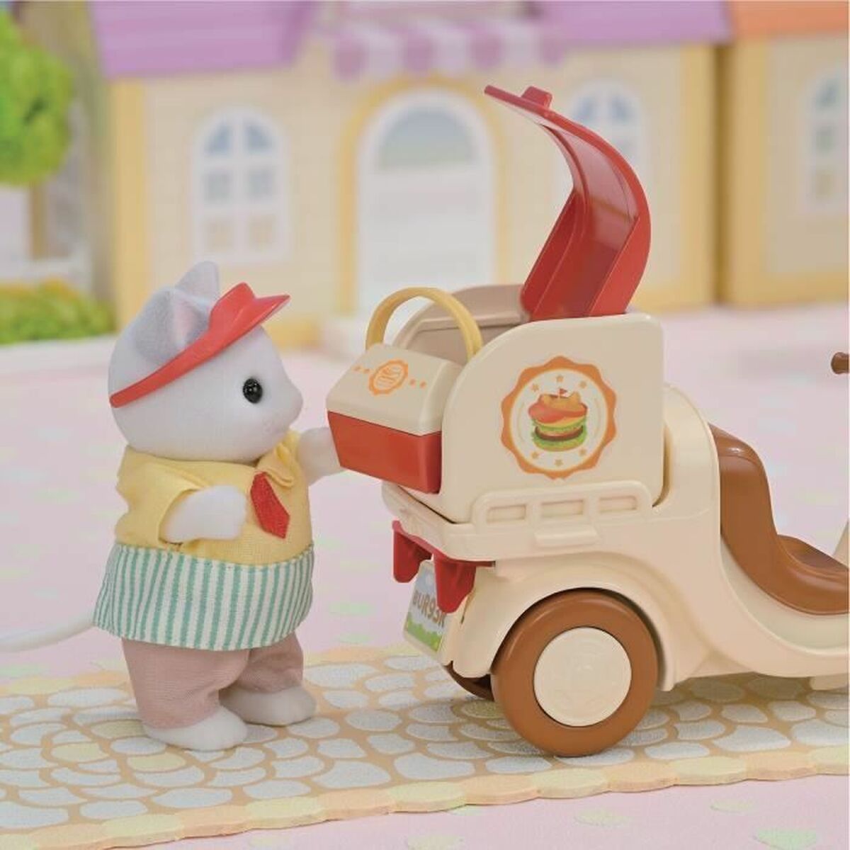 Dolls House Accessories Sylvanian Families Puesto de hamburguesas – Papa Latte Cat y Scooter 30 Pieces