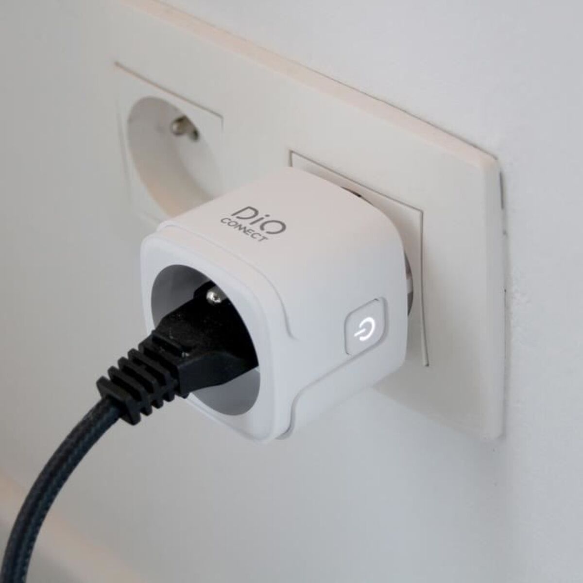 Smart Plug Dio Connected Home