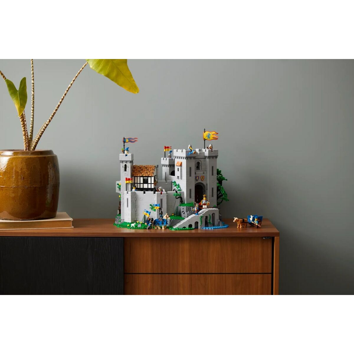 Construction set Lego ICONS 10305 Lion Knights’ Castle 4514 Pieces