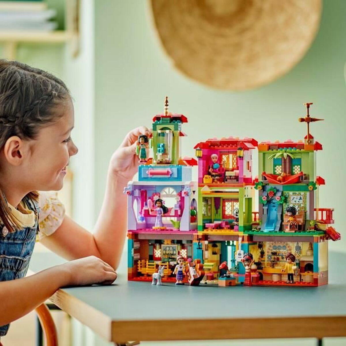 Construction set Lego Encanto Madrigal’s Magical House Multicolour