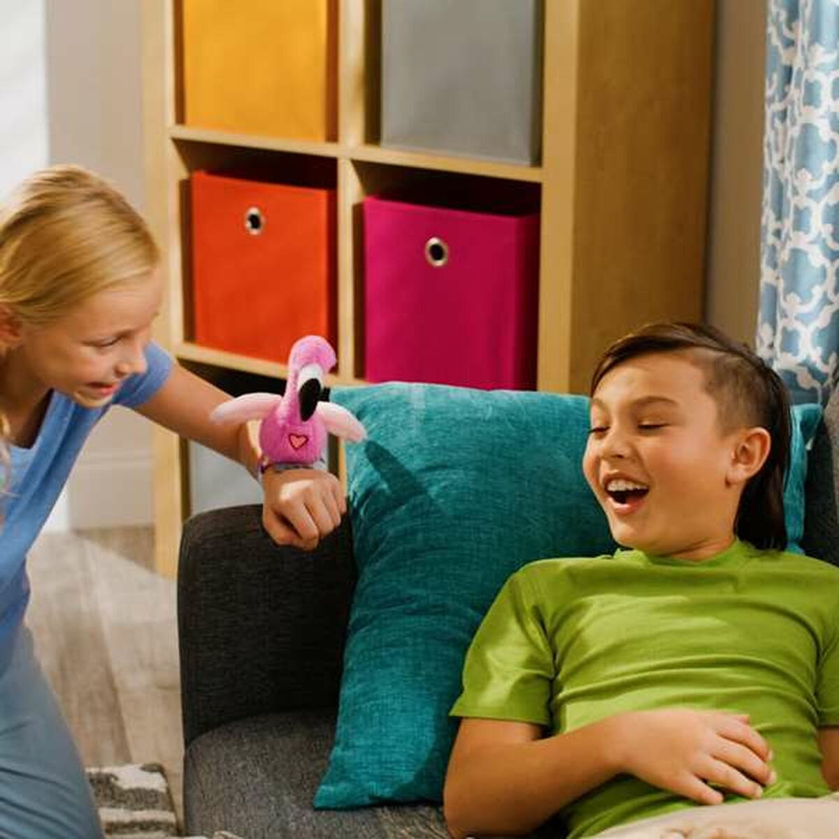 Fluffy toy Famosa Happy Yappers