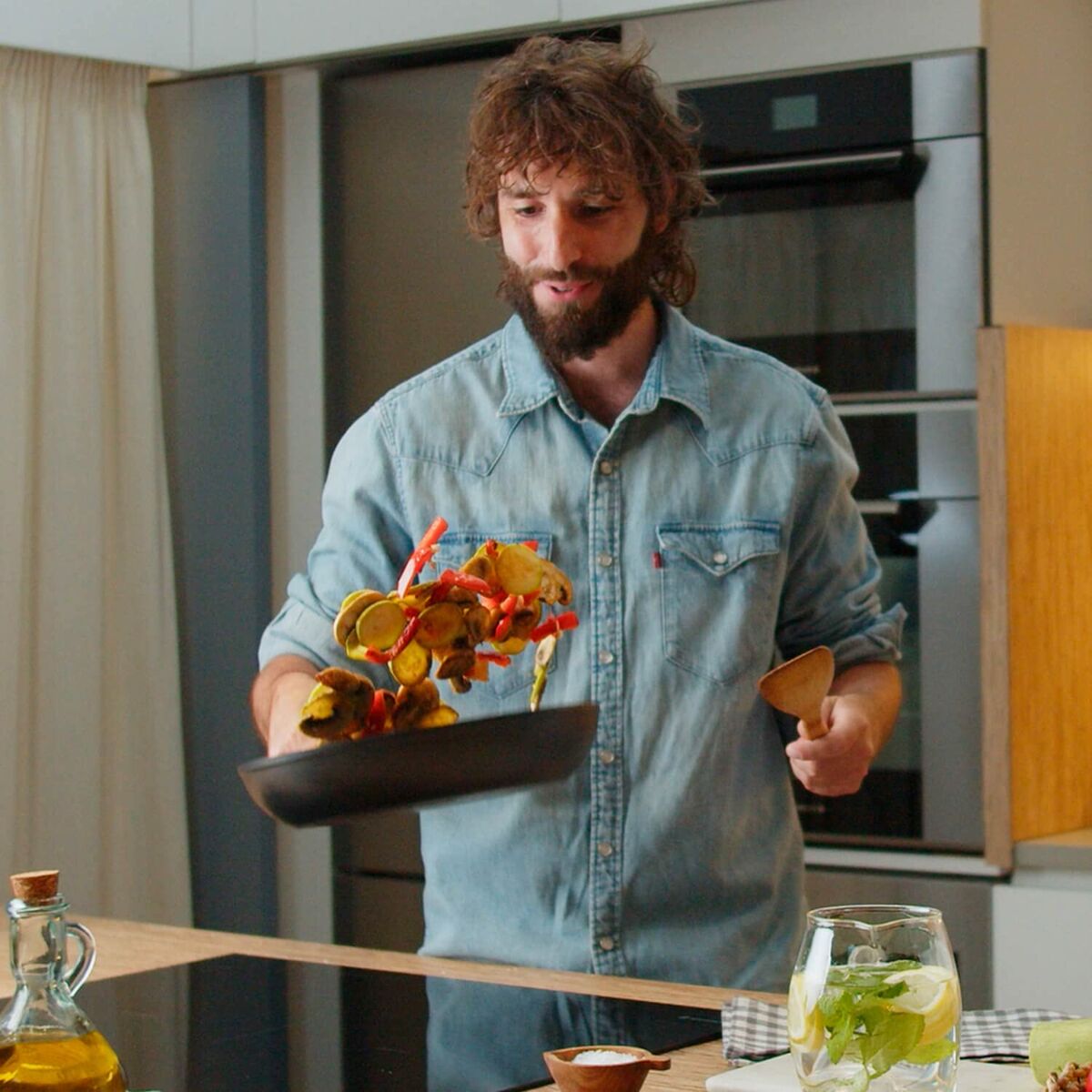 Pan Taurus KPA4018 Black Toughened aluminium ( 18 cm)