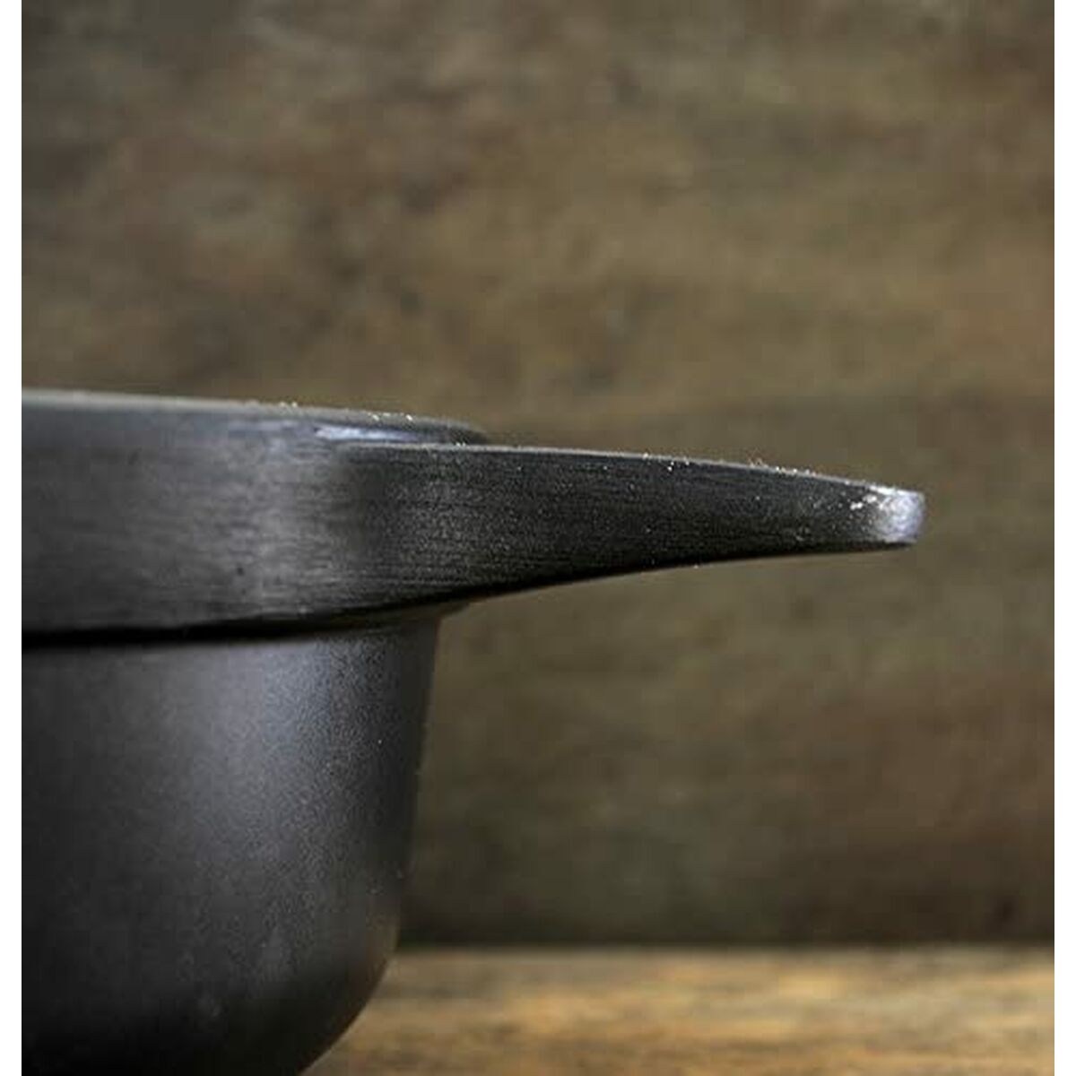 Casserole with lid Valira BLACK IND 24CM  24 cm Black Aluminium