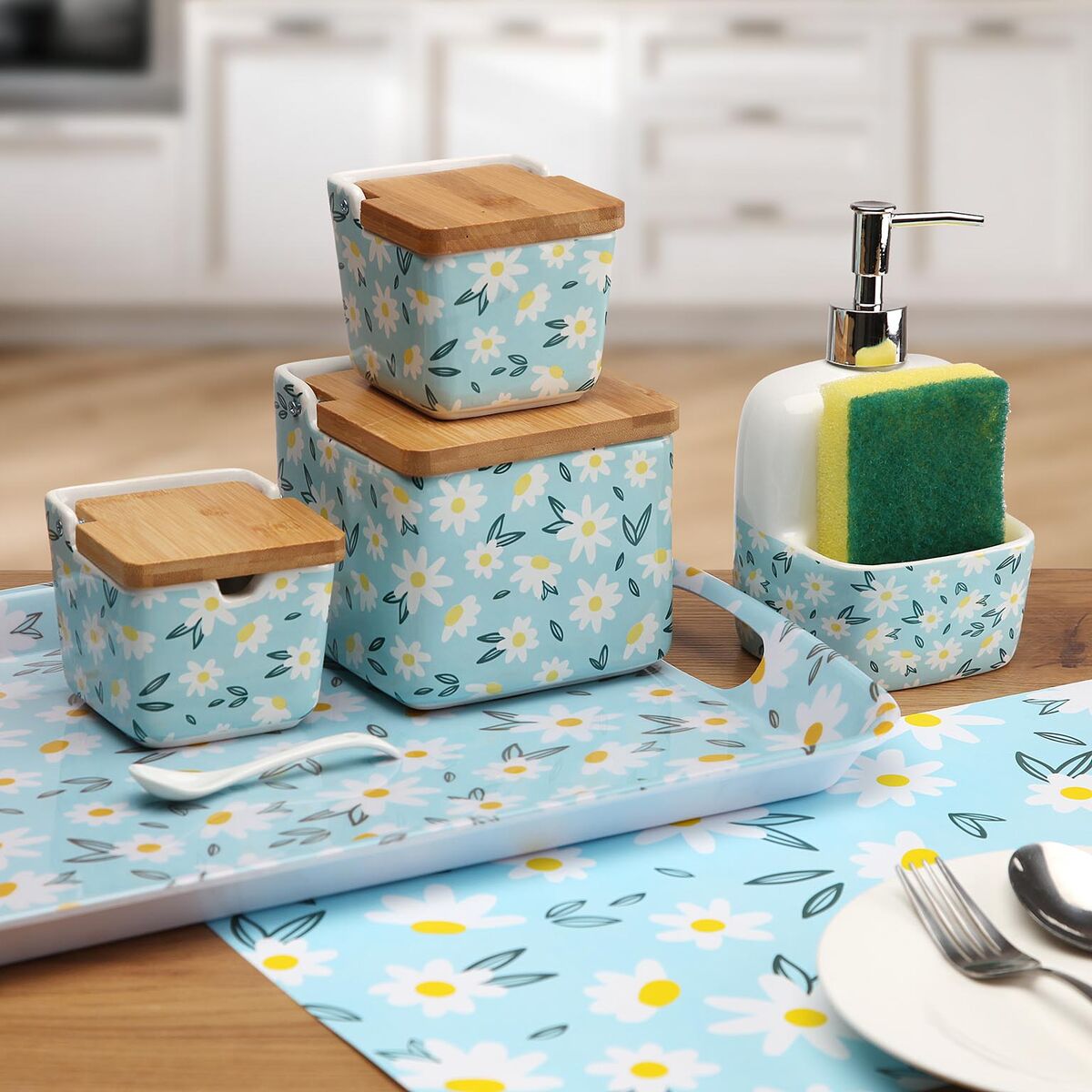 Cup with Tea Filter Versa