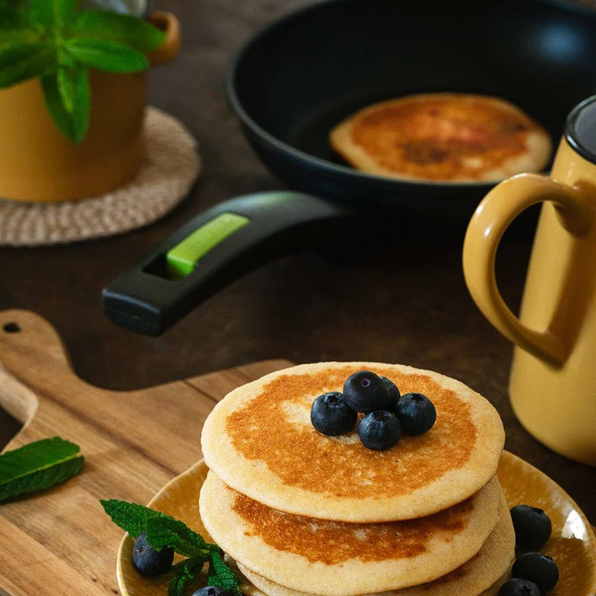 Pan Monix M481124 Black Grey Aluminium Bakelite  24 cm