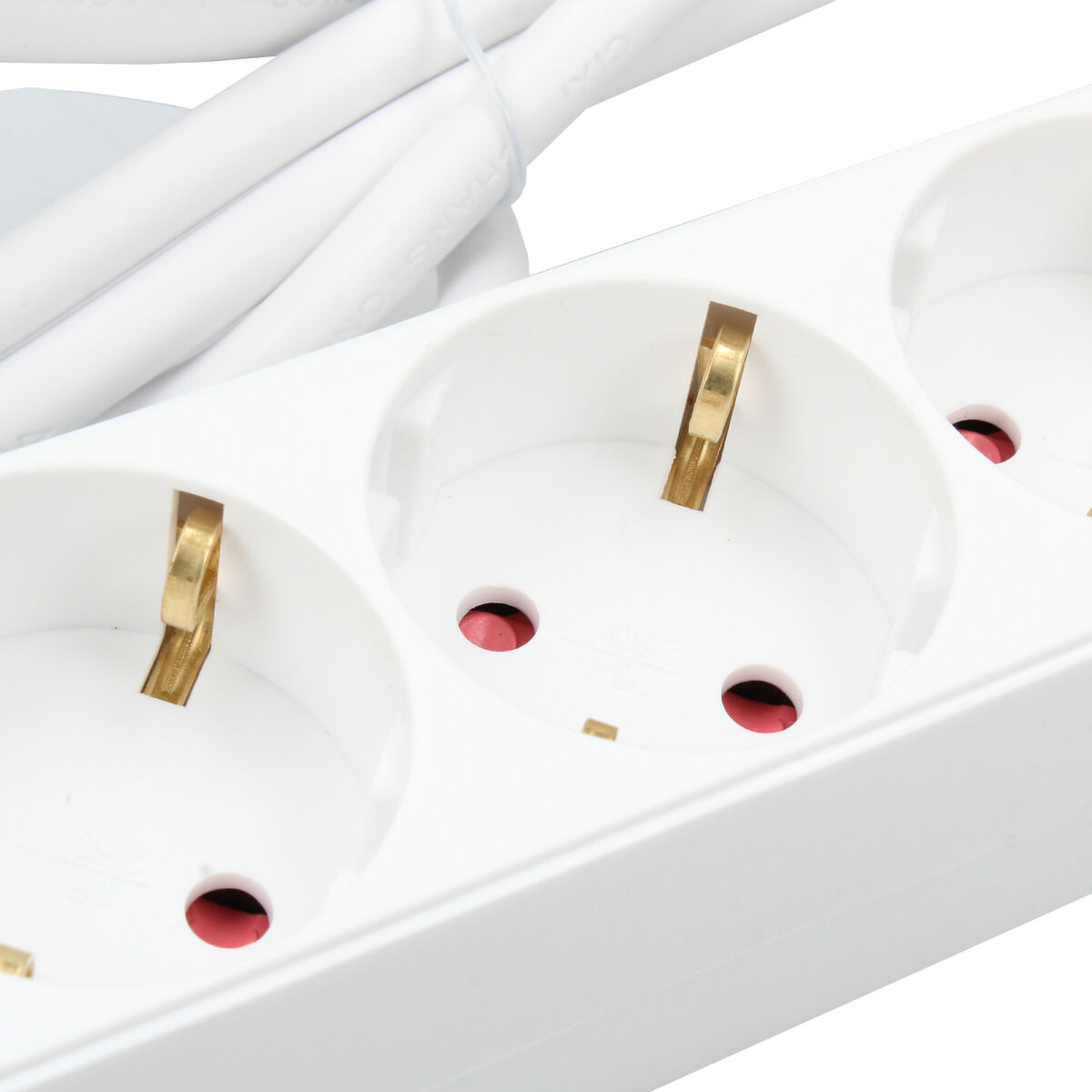 3-socket plugboard without power switch TM Electron TMUAD503 White 3680 W (1,5 m)