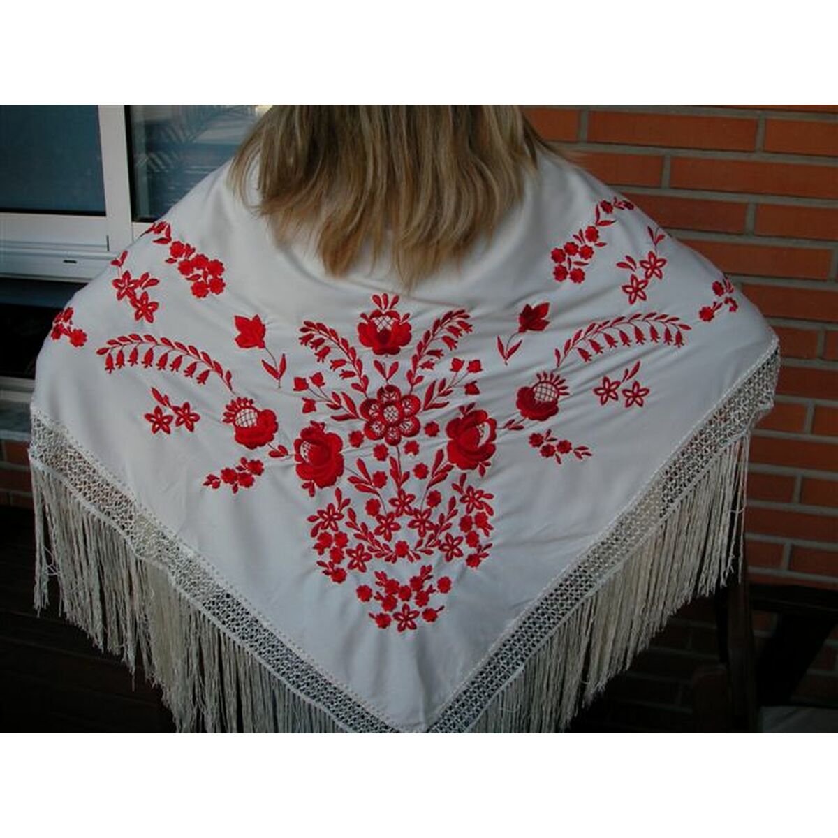 Shawl PGBL42 Ivory 140 cm Shawl PGBL42 Ivory 140 cm