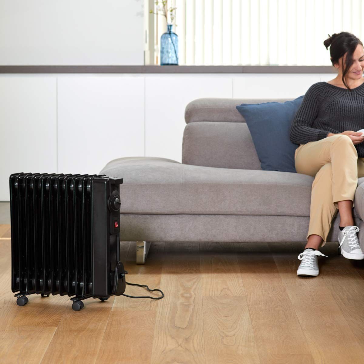 Oil-filled Radiator (11 chamber) Black & Decker BXRA2000E Black 2000 W