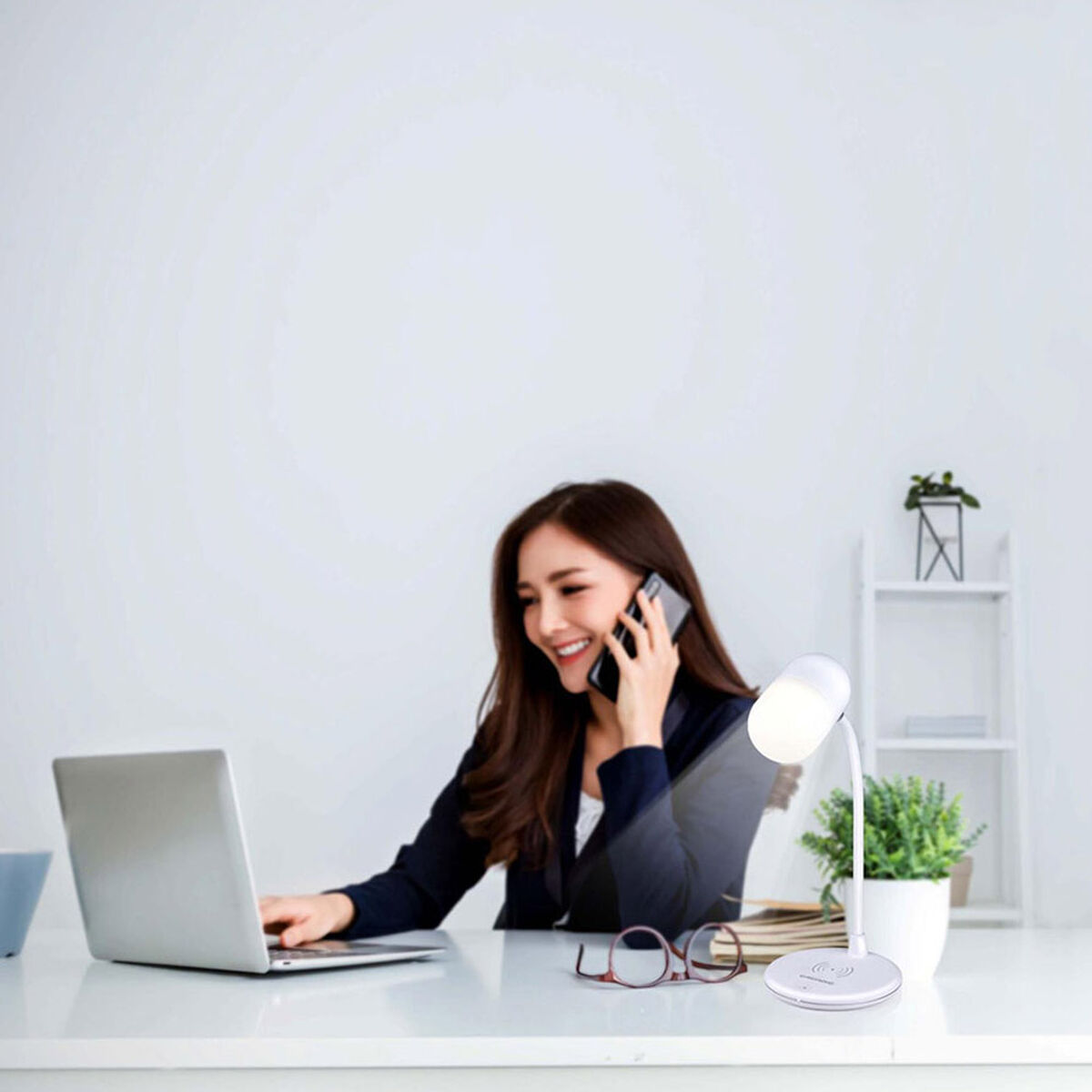 LED lamp with Speaker and Wireless Charger Grundig White 10 W 50 lm  12 x 26 cm Plastic 3-in-1